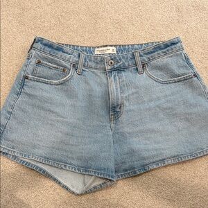 Abercrombie and fitch The A line short